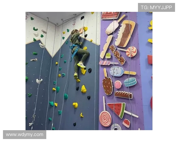 从零基础到攀岩高手:全面解析攀岩速度提升技巧与训练方法 从零基础到攀岩高手:全面解析攀岩速度提升技巧与训练方法