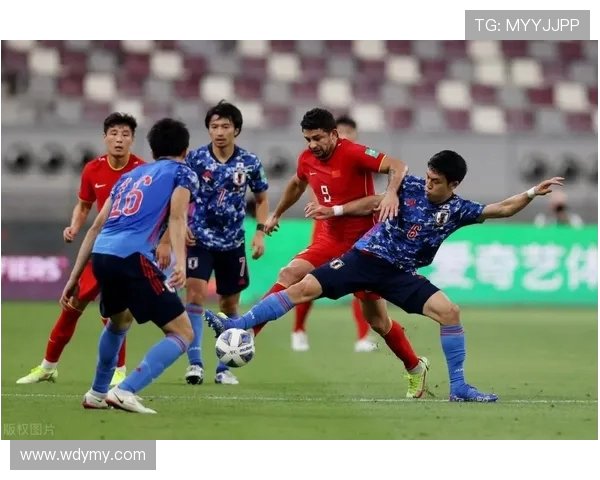 南京足球队状态引发热议球迷对球队表现的不同看法与期待 南京足球队状态引发热议球迷对球队表现的不同看法与期待